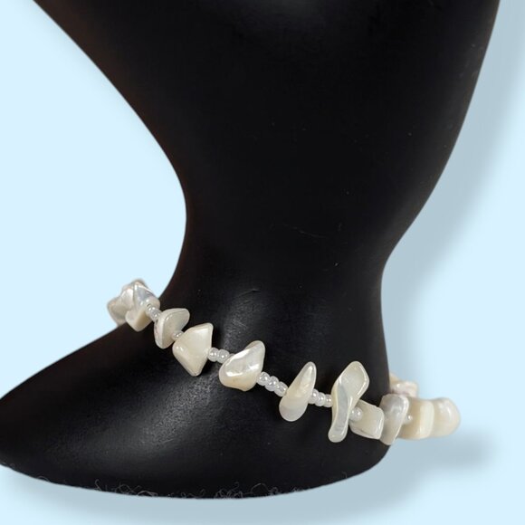 Mother of Pearl Chip Beaded Stretch Bracelet - Picture 1 of 5